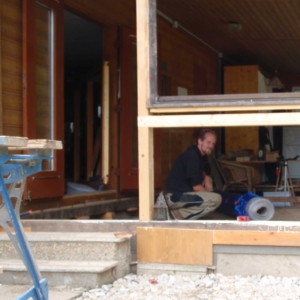 Thomas Hitzenhammer auf der Tinyhaus Baustelle