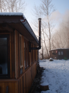 Selbst gebautes Tiny Haus im Winter